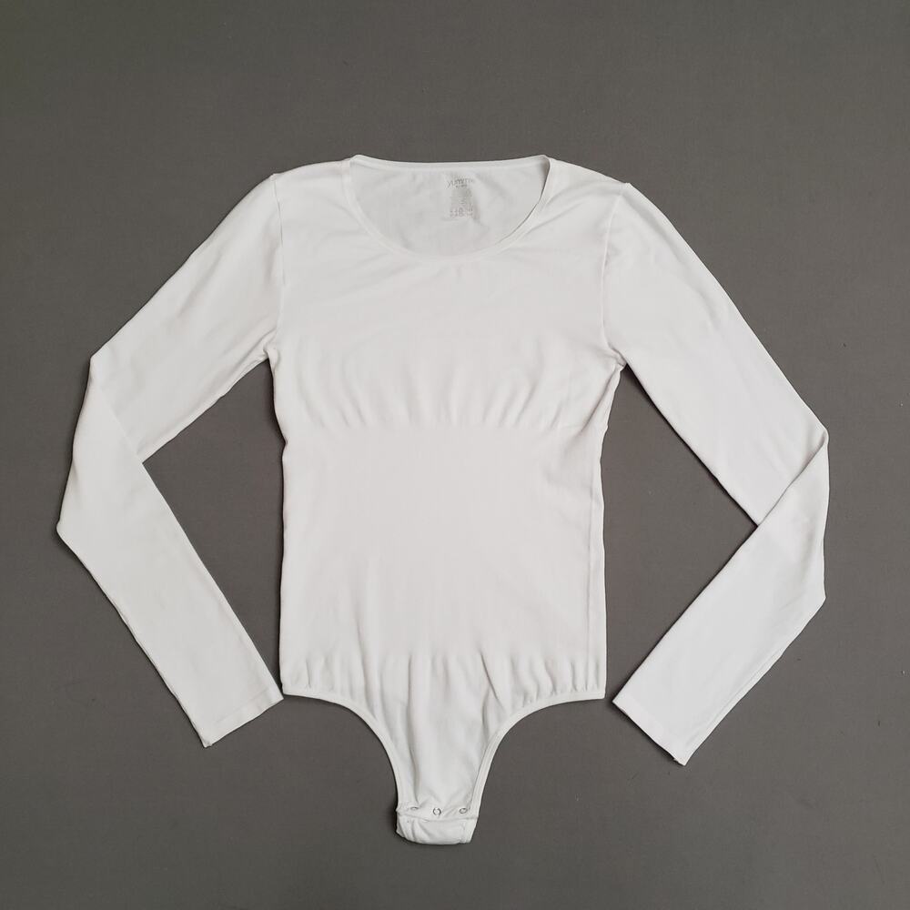 Yummie Longsleeve Thong Bodysuit in White Size M/L‎ Gusset Snap Button Jersey